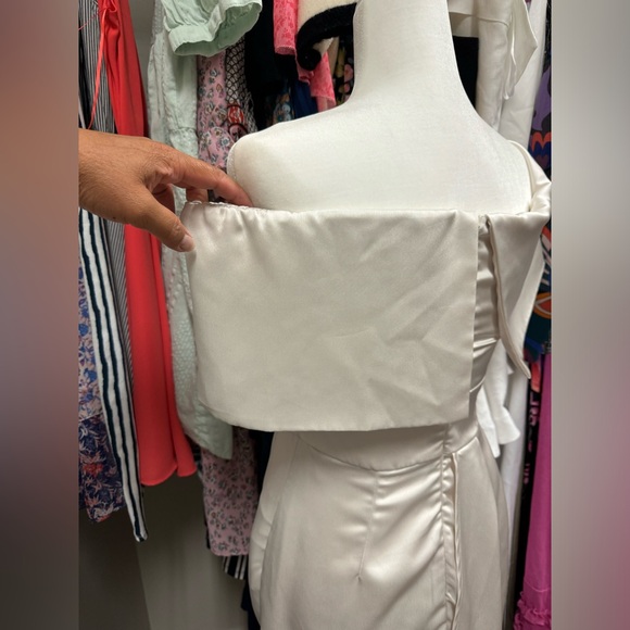 Lulu’s size small preowned satin feel mini dress - Picture 15 of 16